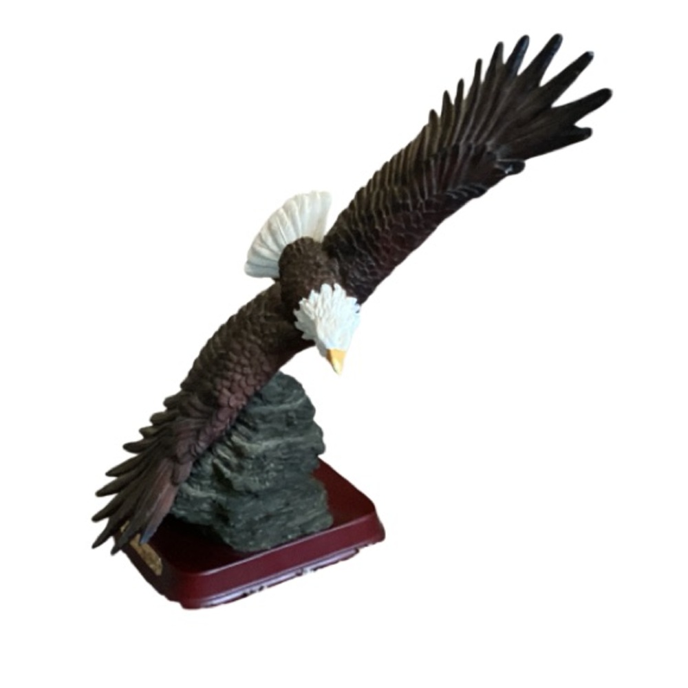 Herco The American Eagle Statue Wooden Base Collectible